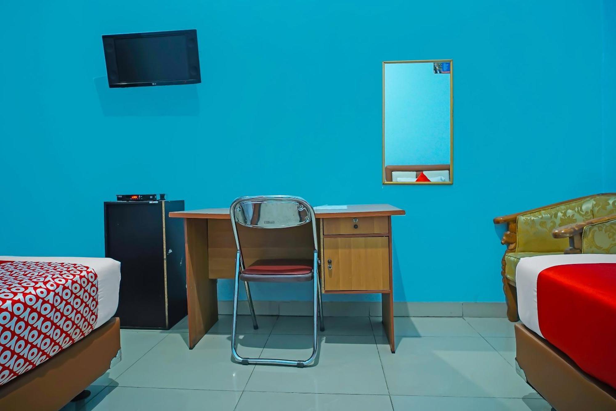 Oyo 92577 Hotel Sidikalang Near Kejaksaan Negeri Dairi Dış mekan fotoğraf