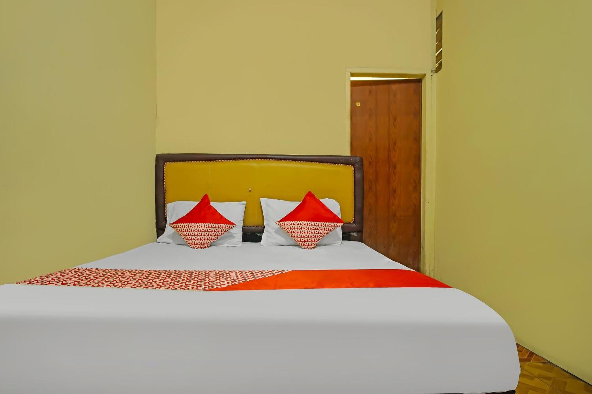 Oyo 92577 Hotel Sidikalang Near Kejaksaan Negeri Dairi Dış mekan fotoğraf