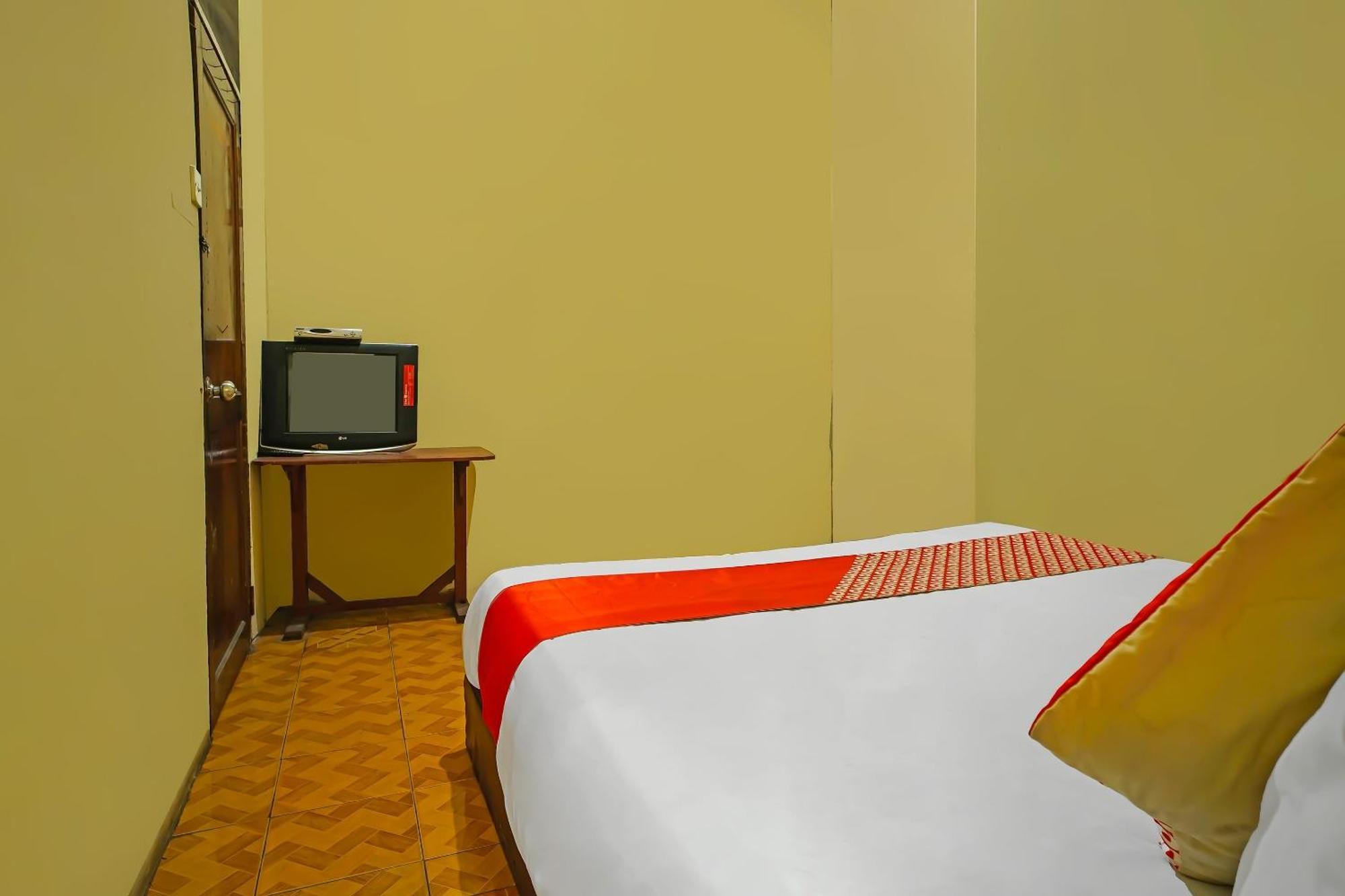 Oyo 92577 Hotel Sidikalang Near Kejaksaan Negeri Dairi Dış mekan fotoğraf