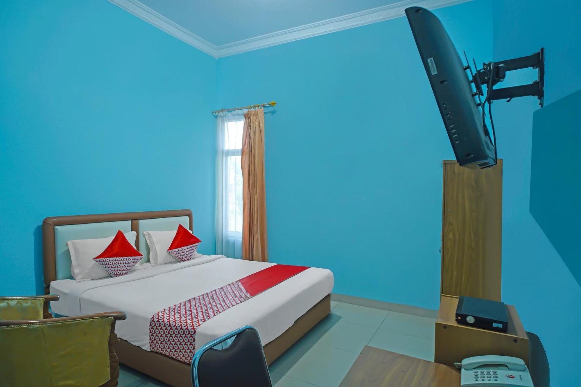Oyo 92577 Hotel Sidikalang Near Kejaksaan Negeri Dairi Dış mekan fotoğraf