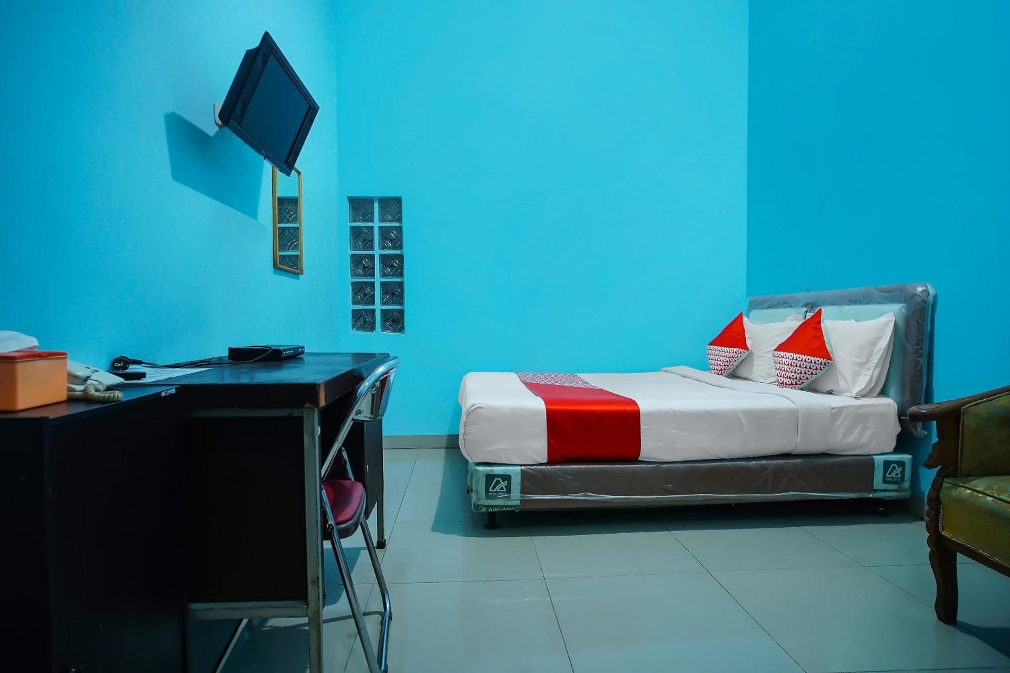 Oyo 92577 Hotel Sidikalang Near Kejaksaan Negeri Dairi Dış mekan fotoğraf