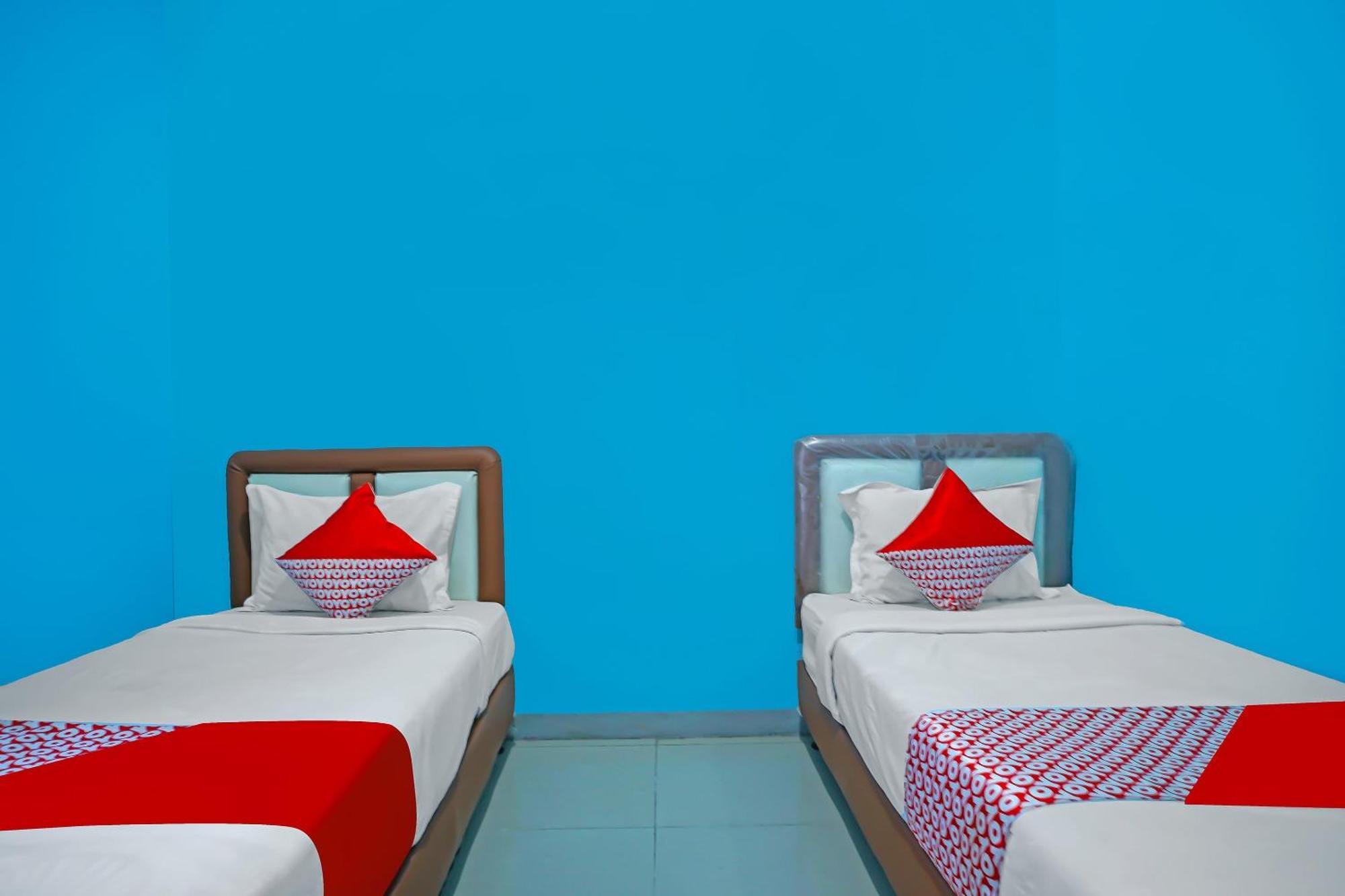 Oyo 92577 Hotel Sidikalang Near Kejaksaan Negeri Dairi Dış mekan fotoğraf