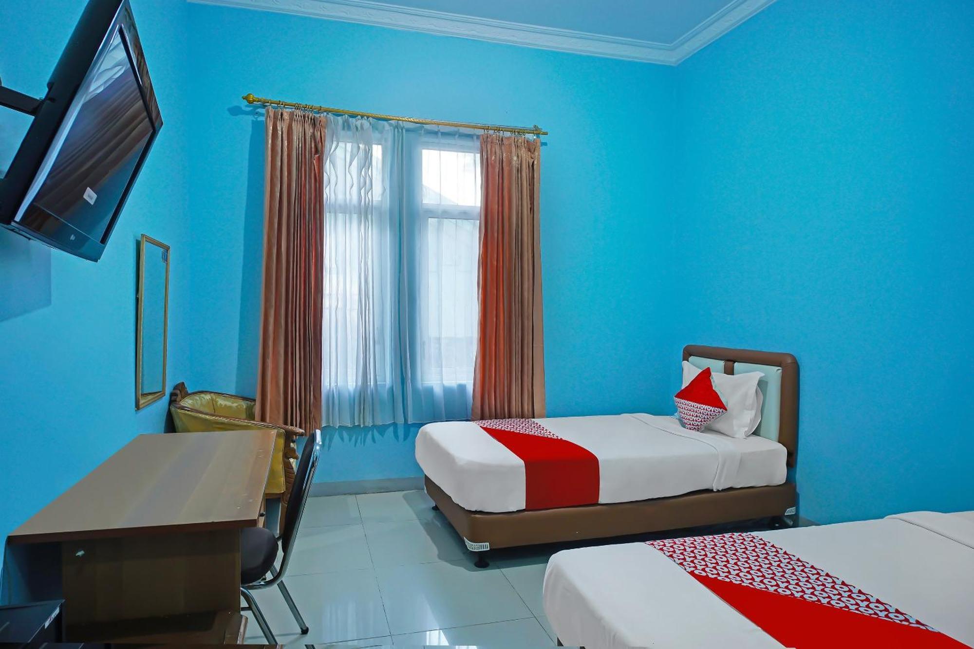 Oyo 92577 Hotel Sidikalang Near Kejaksaan Negeri Dairi Dış mekan fotoğraf