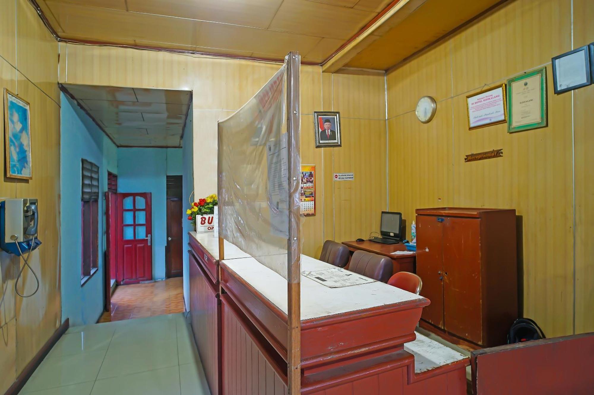 Oyo 92577 Hotel Sidikalang Near Kejaksaan Negeri Dairi Dış mekan fotoğraf