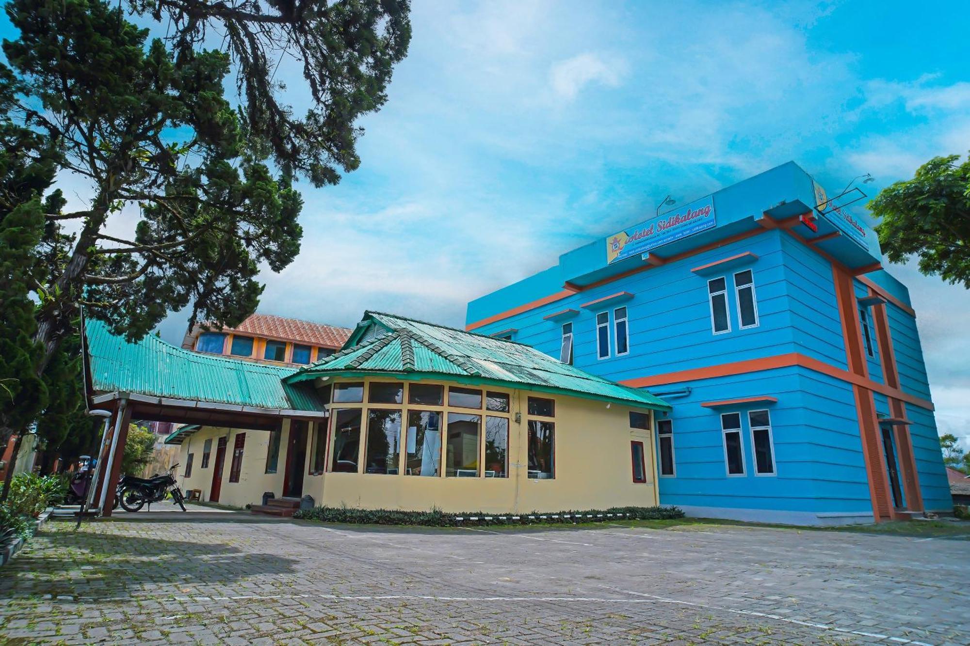 Oyo 92577 Hotel Sidikalang Near Kejaksaan Negeri Dairi Dış mekan fotoğraf