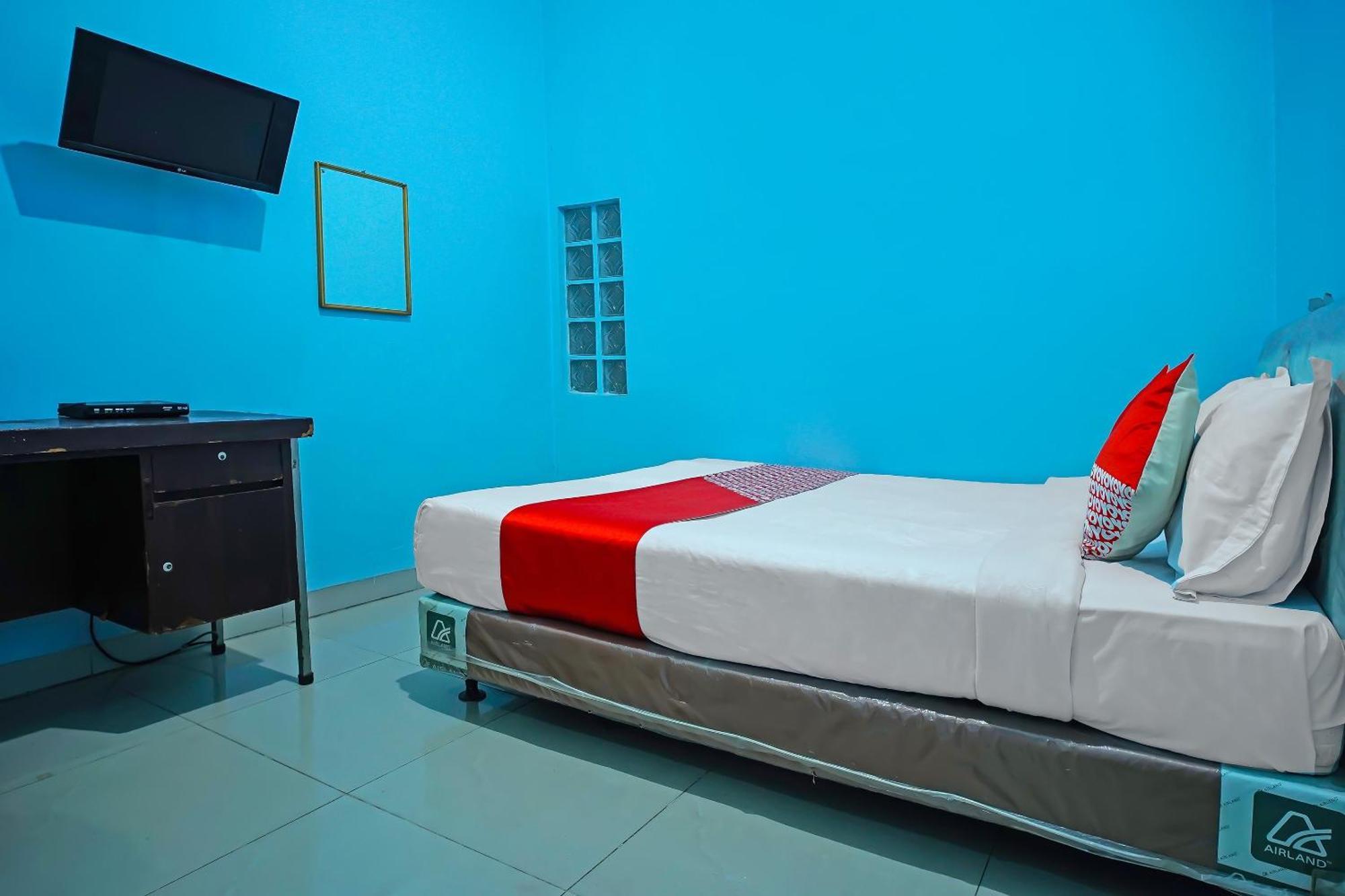 Oyo 92577 Hotel Sidikalang Near Kejaksaan Negeri Dairi Dış mekan fotoğraf